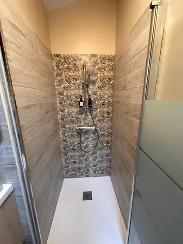 F1 Hyper Centre Apartment *